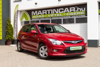 HYUNDAI I30 i30u 1.4 DOHC Comfort Glowing Red Metallic+ Eredeti Magyar Autó+ Vezetett Szervízkönyv+3X-S GARANCIA!!