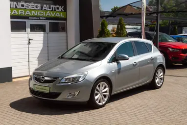 OPEL ASTRA J 1.4 T Cosmo Silver Lake Metallic +Bőr belső +Infinity hangrendszer +3X-s GARANCIA !!