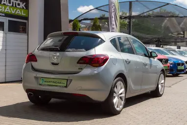 OPEL ASTRA J 1.4 T Cosmo Silver Lake Metallic +Bőr belső +Infinity hangrendszer +3X-s GARANCIA !!