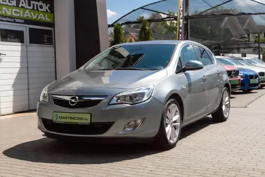 OPEL ASTRA J 1.4 T Cosmo Silver Lake Metallic +Bőr belső +Infinity hangrendszer +3X-s GARANCIA !!