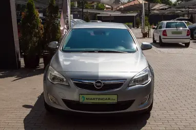 OPEL ASTRA J 1.4 T Cosmo Silver Lake Metallic +Bőr belső +Infinity hangrendszer +3X-s GARANCIA !!