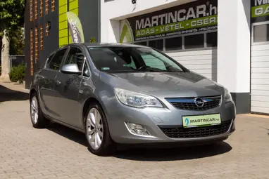 OPEL ASTRA J 1.4 T Cosmo Silver Lake Metallic +Bőr belső +Infinity hangrendszer +3X-s GARANCIA !!