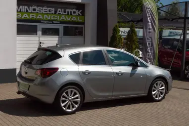 OPEL ASTRA J 1.4 T Cosmo Silver Lake Metallic +Bőr belső +Infinity hangrendszer +3X-s GARANCIA !!