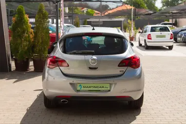 OPEL ASTRA J 1.4 T Cosmo Silver Lake Metallic +Bőr belső +Infinity hangrendszer +3X-s GARANCIA !!