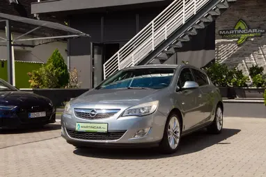 OPEL ASTRA J 1.4 T Cosmo Silver Lake Metallic +Bőr belső +Infinity hangrendszer +3X-s GARANCIA !!