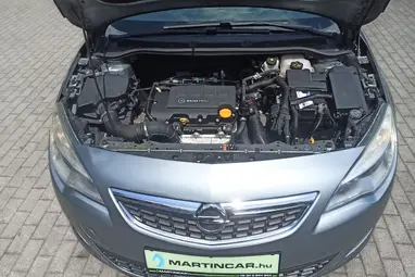 OPEL ASTRA J 1.4 T Cosmo Silver Lake Metallic +Bőr belső +Infinity hangrendszer +3X-s GARANCIA !!