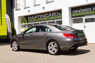 MERCEDES-BENZ CLA 180 Urban 7G-DCT Style Mountain Grey + Prémium Artico Crystal White Enteriör +3X-s GARANCIA!!