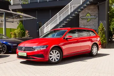 VOLKSWAGEN PASSAT VIII Variant 2.0 TDI BMT SCR Comfortline DSG7 Tornado Red+Mo-i 1- tulaj+ Végig Vez. Szervíz+Kítűnő Állapot+ 3X-s GARANCIA!!!