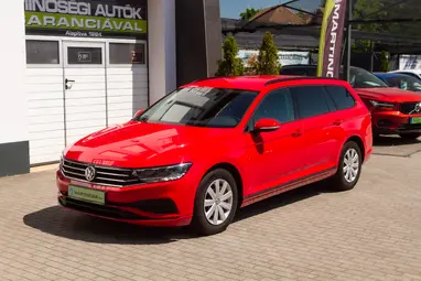 VOLKSWAGEN PASSAT VIII Variant 2.0 TDI BMT SCR Comfortline DSG7 Tornado Red+Mo-i 1- tulaj+ Végig Vez. Szervíz+Kítűnő Állapot+ 3X-s GARANCIA!!!
