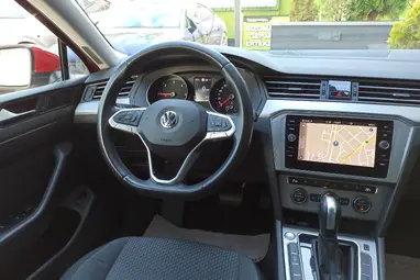 VOLKSWAGEN PASSAT VIII Variant 2.0 TDI BMT SCR Comfortline DSG7 Tornado Red+Mo-i 1- tulaj+ Végig Vez. Szervíz+Kítűnő Állapot+ 3X-s GARANCIA!!!