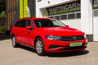 VOLKSWAGEN PASSAT VIII Variant 2.0 TDI BMT SCR Comfortline DSG7 Tornado Red+Mo-i 1- tulaj+ Végig Vez. Szervíz+Kítűnő Állapot+ 3X-s GARANCIA!!!