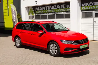VOLKSWAGEN PASSAT VIII Variant 2.0 TDI BMT SCR Comfortline DSG7 Tornado Red+Mo-i 1- tulaj+ Végig Vez. Szervíz+Kítűnő Állapot+ 3X-s GARANCIA!!!
