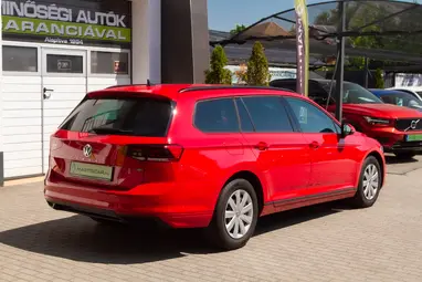 VOLKSWAGEN PASSAT VIII Variant 2.0 TDI BMT SCR Comfortline DSG7 Tornado Red+Mo-i 1- tulaj+ Végig Vez. Szervíz+Kítűnő Állapot+ 3X-s GARANCIA!!!