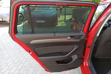 VOLKSWAGEN PASSAT VIII Variant 2.0 TDI BMT SCR Comfortline DSG7 Tornado Red+Mo-i 1- tulaj+ Végig Vez. Szervíz+Kítűnő Állapot+ 3X-s GARANCIA!!!