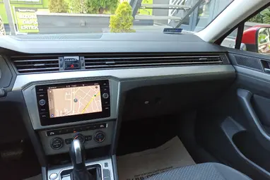 VOLKSWAGEN PASSAT VIII Variant 2.0 TDI BMT SCR Comfortline DSG7 Tornado Red+Mo-i 1- tulaj+ Végig Vez. Szervíz+Kítűnő Állapot+ 3X-s GARANCIA!!!
