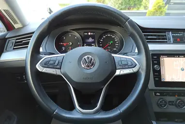 VOLKSWAGEN PASSAT VIII Variant 2.0 TDI BMT SCR Comfortline DSG7 Tornado Red+Mo-i 1- tulaj+ Végig Vez. Szervíz+Kítűnő Állapot+ 3X-s GARANCIA!!!