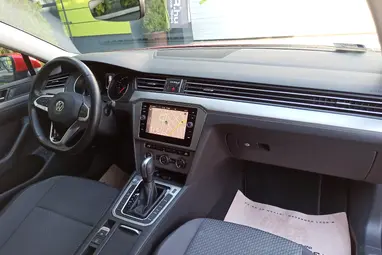 VOLKSWAGEN PASSAT VIII Variant 2.0 TDI BMT SCR Comfortline DSG7 Tornado Red+Mo-i 1- tulaj+ Végig Vez. Szervíz+Kítűnő Állapot+ 3X-s GARANCIA!!!