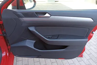 VOLKSWAGEN PASSAT VIII Variant 2.0 TDI BMT SCR Comfortline DSG7 Tornado Red+Mo-i 1- tulaj+ Végig Vez. Szervíz+Kítűnő Állapot+ 3X-s GARANCIA!!!