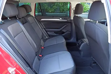 VOLKSWAGEN PASSAT VIII Variant 2.0 TDI BMT SCR Comfortline DSG7 Tornado Red+Mo-i 1- tulaj+ Végig Vez. Szervíz+Kítűnő Állapot+ 3X-s GARANCIA!!!