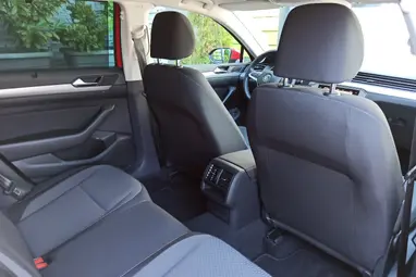 VOLKSWAGEN PASSAT VIII Variant 2.0 TDI BMT SCR Comfortline DSG7 Tornado Red+Mo-i 1- tulaj+ Végig Vez. Szervíz+Kítűnő Állapot+ 3X-s GARANCIA!!!