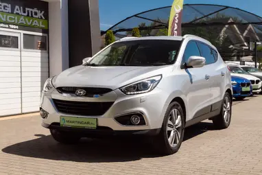 HYUNDAI IX35 2.0 CRDi HP Style 4WD (Automata) Sleek Silver Metallic+ Összkerék+ Jól Felszerelt+ Kevés Km+ 3X-s GARANCIA!!!