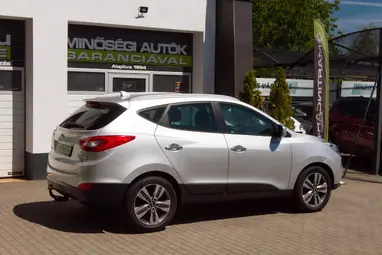 HYUNDAI IX35 2.0 CRDi HP Style 4WD (Automata) Sleek Silver Metallic+ Összkerék+ Jól Felszerelt+ Kevés Km+ 3X-s GARANCIA!!!
