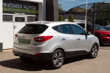 HYUNDAI IX35 2.0 CRDi HP Style 4WD (Automata) Sleek Silver Metallic+ Összkerék+ Jól Felszerelt+ Kevés Km+ 3X-s GARANCIA!!!