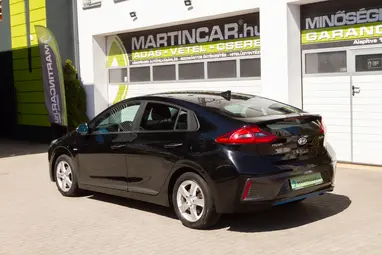 HYUNDAI IONIQ hybrid 1.6 GDi Comfort DCT Phantom Black Metallic +Vezetett Szervizkönyv +Jól felszerelt +3X-s GARANCIA !!