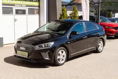 HYUNDAI IONIQ hybrid 1.6 GDi Comfort DCT Phantom Black Metallic +Vezetett Szervizkönyv +Jól felszerelt +3X-s GARANCIA !!