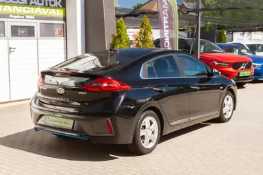 HYUNDAI IONIQ hybrid 1.6 GDi Comfort DCT Phantom Black Metallic +Vezetett Szervizkönyv +Jól felszerelt +3X-s GARANCIA !!