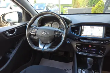 HYUNDAI IONIQ hybrid 1.6 GDi Comfort DCT Phantom Black Metallic +Vezetett Szervizkönyv +Jól felszerelt +3X-s GARANCIA !!