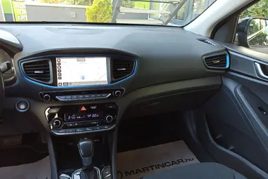 HYUNDAI IONIQ hybrid 1.6 GDi Comfort DCT Phantom Black Metallic +Vezetett Szervizkönyv +Jól felszerelt +3X-s GARANCIA !!
