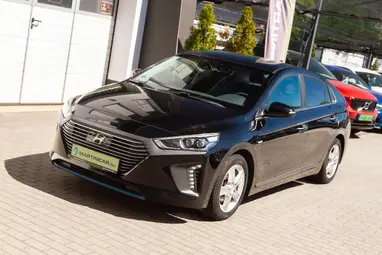 HYUNDAI IONIQ hybrid 1.6 GDi Comfort DCT Phantom Black Metallic +Vezetett Szervizkönyv +Jól felszerelt +3X-s GARANCIA !!