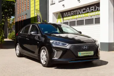 HYUNDAI IONIQ hybrid 1.6 GDi Comfort DCT Phantom Black Metallic +Vezetett Szervizkönyv +Jól felszerelt +3X-s GARANCIA !!