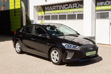 HYUNDAI IONIQ hybrid 1.6 GDi Comfort DCT Phantom Black Metallic +Vezetett Szervizkönyv +Jól felszerelt +3X-s GARANCIA !!