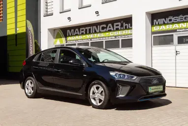 HYUNDAI IONIQ hybrid 1.6 GDi Comfort DCT Phantom Black Metallic +Vezetett Szervizkönyv +Jól felszerelt +3X-s GARANCIA !!