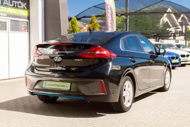 HYUNDAI IONIQ hybrid 1.6 GDi Comfort DCT Phantom Black Metallic +Vezetett Szervizkönyv +Jól felszerelt +3X-s GARANCIA !!