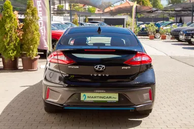 HYUNDAI IONIQ hybrid 1.6 GDi Comfort DCT Phantom Black Metallic +Vezetett Szervizkönyv +Jól felszerelt +3X-s GARANCIA !!