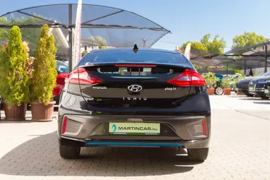 HYUNDAI IONIQ hybrid 1.6 GDi Comfort DCT Phantom Black Metallic +Vezetett Szervizkönyv +Jól felszerelt +3X-s GARANCIA !!