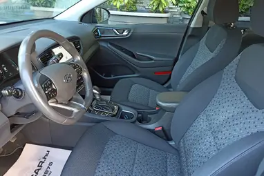 HYUNDAI IONIQ hybrid 1.6 GDi Comfort DCT Phantom Black Metallic +Vezetett Szervizkönyv +Jól felszerelt +3X-s GARANCIA !!