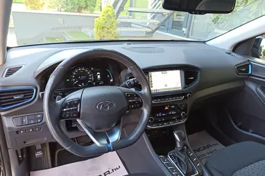 HYUNDAI IONIQ hybrid 1.6 GDi Comfort DCT Phantom Black Metallic +Vezetett Szervizkönyv +Jól felszerelt +3X-s GARANCIA !!