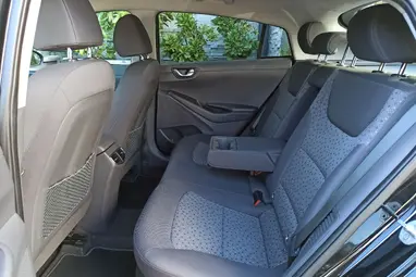 HYUNDAI IONIQ hybrid 1.6 GDi Comfort DCT Phantom Black Metallic +Vezetett Szervizkönyv +Jól felszerelt +3X-s GARANCIA !!