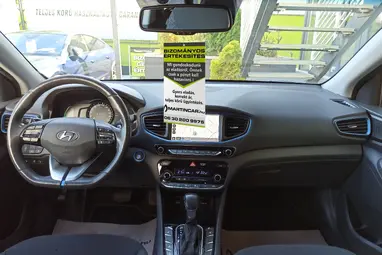 HYUNDAI IONIQ hybrid 1.6 GDi Comfort DCT Phantom Black Metallic +Vezetett Szervizkönyv +Jól felszerelt +3X-s GARANCIA !!