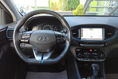 HYUNDAI IONIQ hybrid 1.6 GDi Comfort DCT Phantom Black Metallic +Vezetett Szervizkönyv +Jól felszerelt +3X-s GARANCIA !!