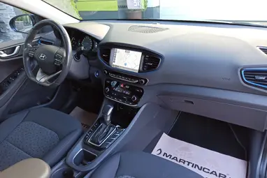 HYUNDAI IONIQ hybrid 1.6 GDi Comfort DCT Phantom Black Metallic +Vezetett Szervizkönyv +Jól felszerelt +3X-s GARANCIA !!