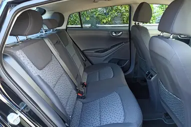 HYUNDAI IONIQ hybrid 1.6 GDi Comfort DCT Phantom Black Metallic +Vezetett Szervizkönyv +Jól felszerelt +3X-s GARANCIA !!