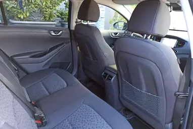 HYUNDAI IONIQ hybrid 1.6 GDi Comfort DCT Phantom Black Metallic +Vezetett Szervizkönyv +Jól felszerelt +3X-s GARANCIA !!
