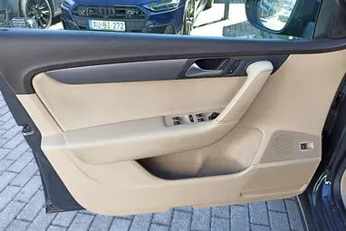 VOLKSWAGEN PASSAT VII Variant 2.0 CR TDI Comfortline BMT Urano Grey+ Állófűtés+ Friss Szervíz+ Jól Felszerelt+ 3X-s GARANCIA!!!