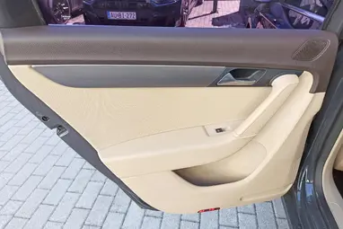 VOLKSWAGEN PASSAT VII Variant 2.0 CR TDI Comfortline BMT Urano Grey+ Állófűtés+ Friss Szervíz+ Jól Felszerelt+ 3X-s GARANCIA!!!