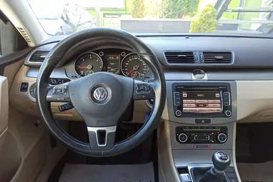 VOLKSWAGEN PASSAT VII Variant 2.0 CR TDI Comfortline BMT Urano Grey+ Állófűtés+ Friss Szervíz+ Jól Felszerelt+ 3X-s GARANCIA!!!
